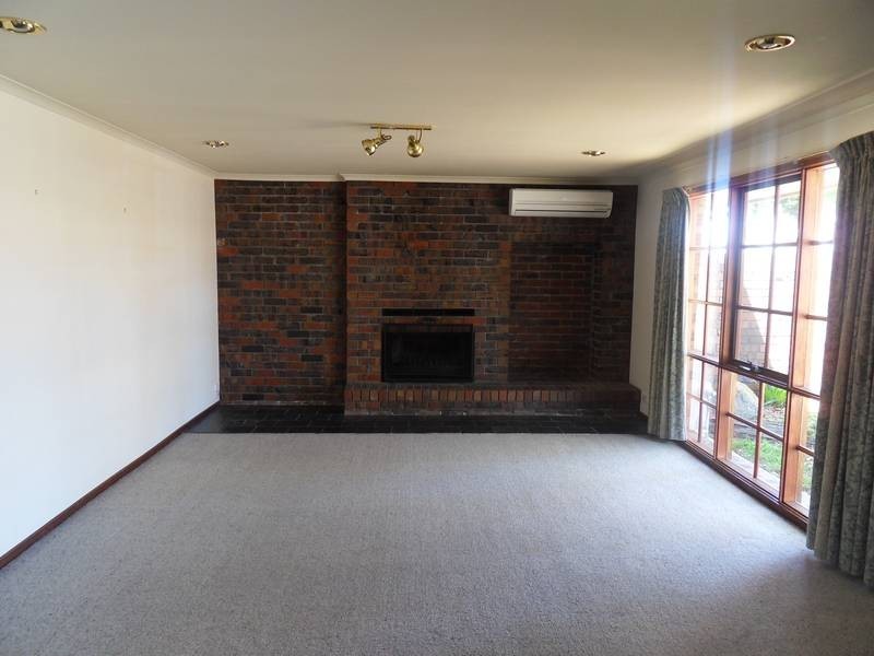 18 Waratah Street, Seaholme VIC 3018