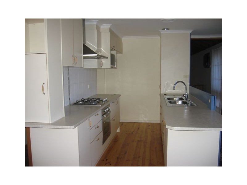 5 Hall Avenue, Altona Meadows VIC 3028