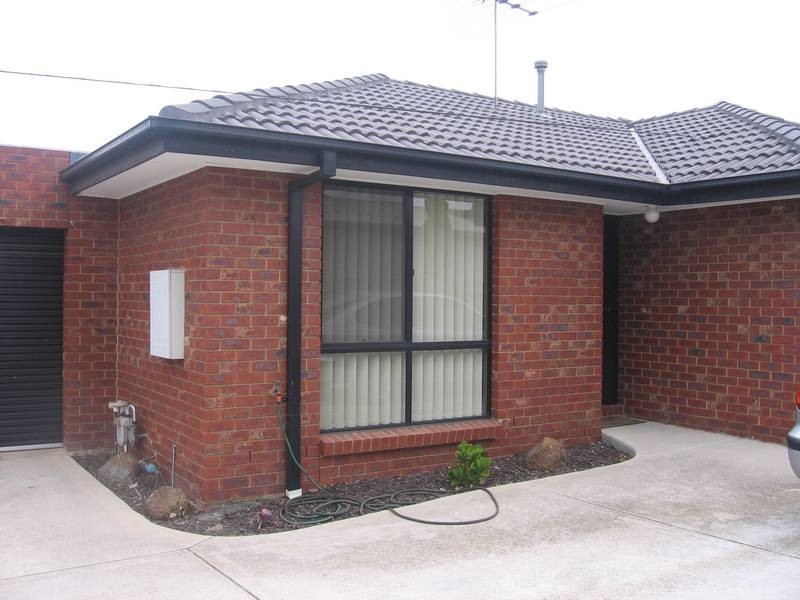 2/10 Crellin Avenue, Altona Meadows VIC 3028