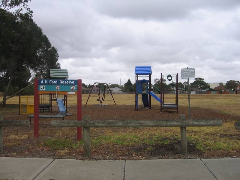 13 Lindwood Avenue, Altona VIC 3018