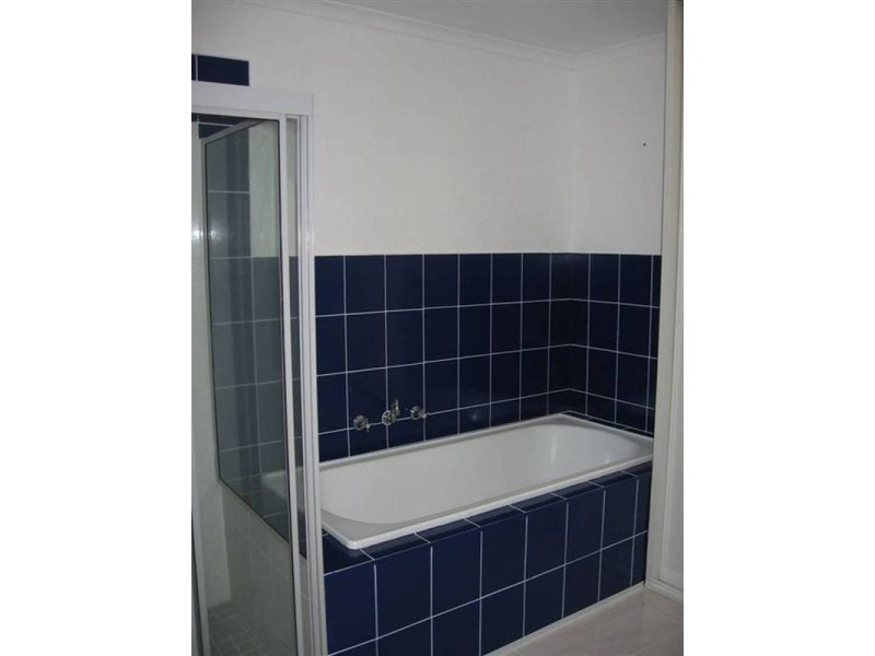 2/25 Shane Avenue, Seabrook VIC 3028