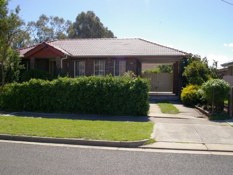 16 Scherman Drive, Altona Meadows VIC 3028
