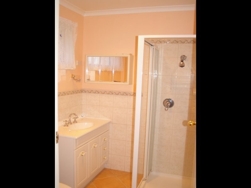 16 Scherman Drive, Altona Meadows VIC 3028