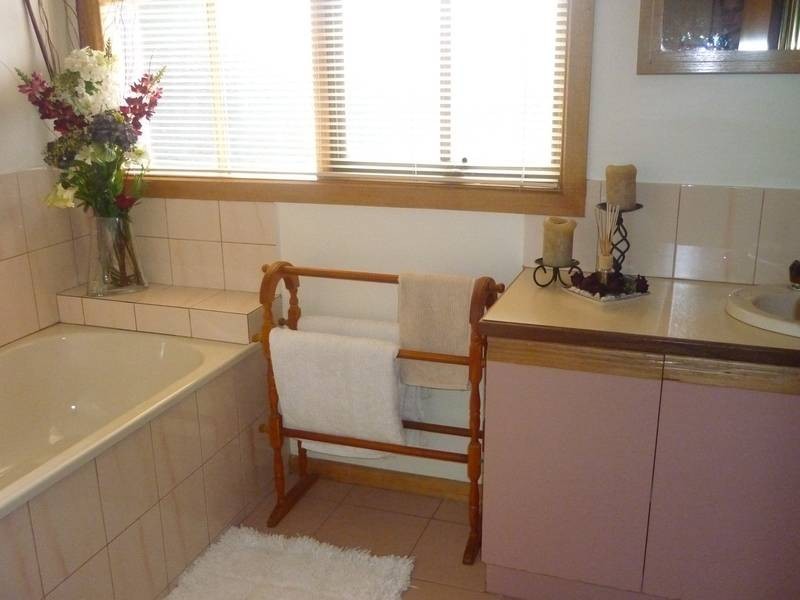 6 Hygea Court, Altona Meadows VIC 3028