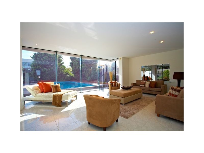 77 Esplanade, Altona VIC 3018