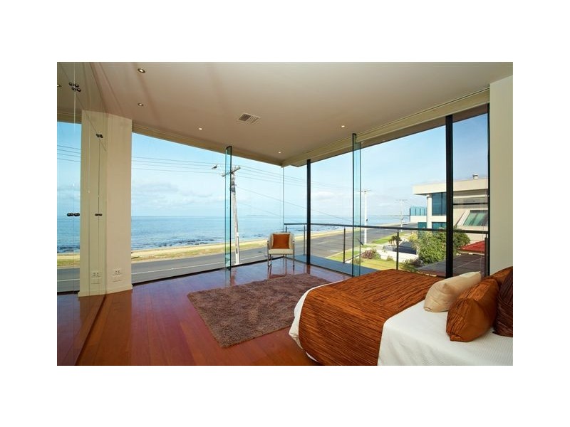 77 Esplanade, Altona VIC 3018