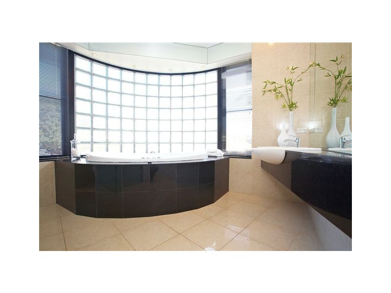 77 Esplanade, Altona VIC 3018