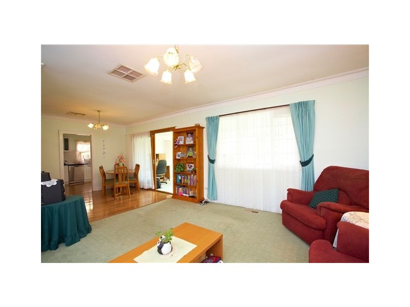 12 Wren Street, Altona VIC 3018