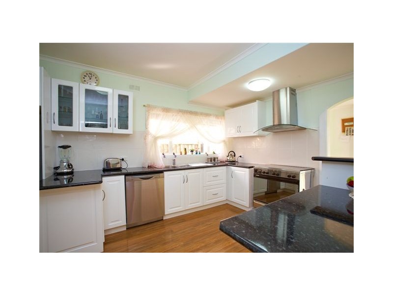 12 Wren Street, Altona VIC 3018