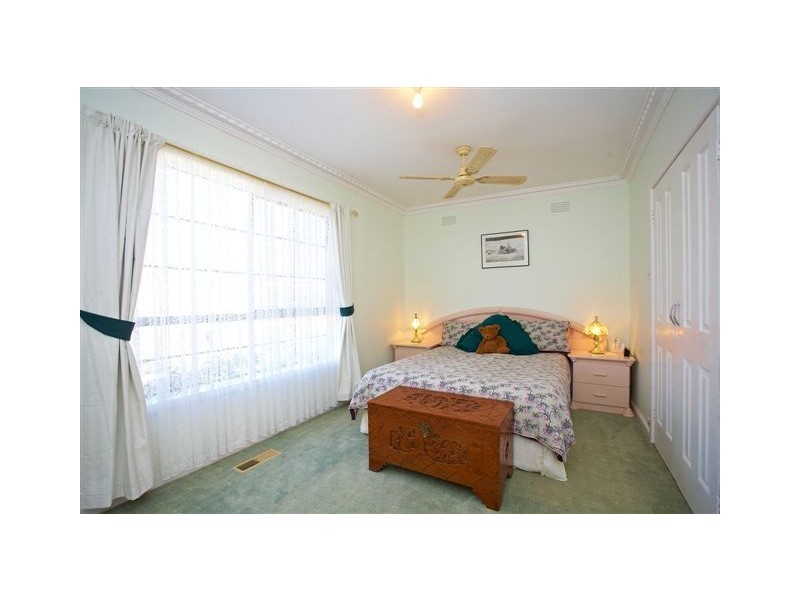 12 Wren Street, Altona VIC 3018
