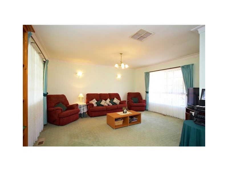 12 Wren Street, Altona VIC 3018