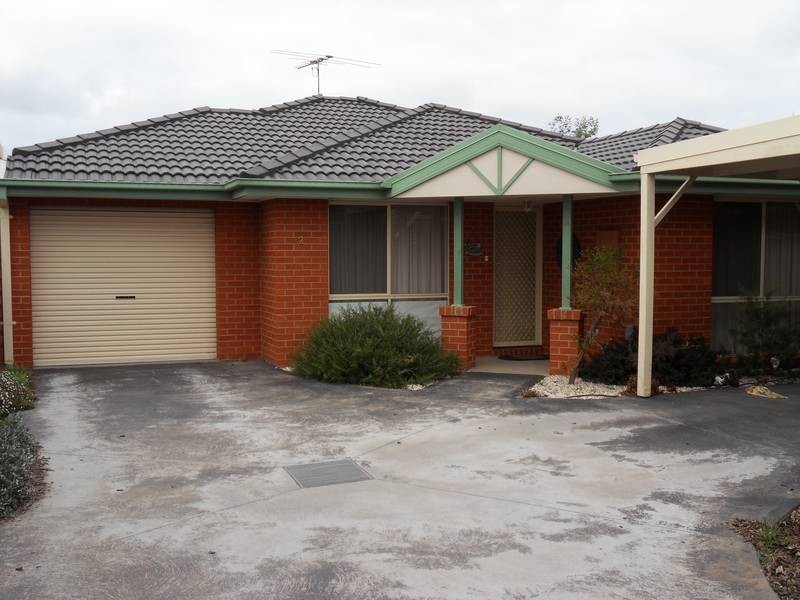 2/10 Dillon Court, Altona Meadows VIC 3028