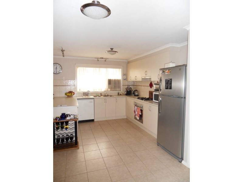 2/10 Dillon Court, Altona Meadows VIC 3028