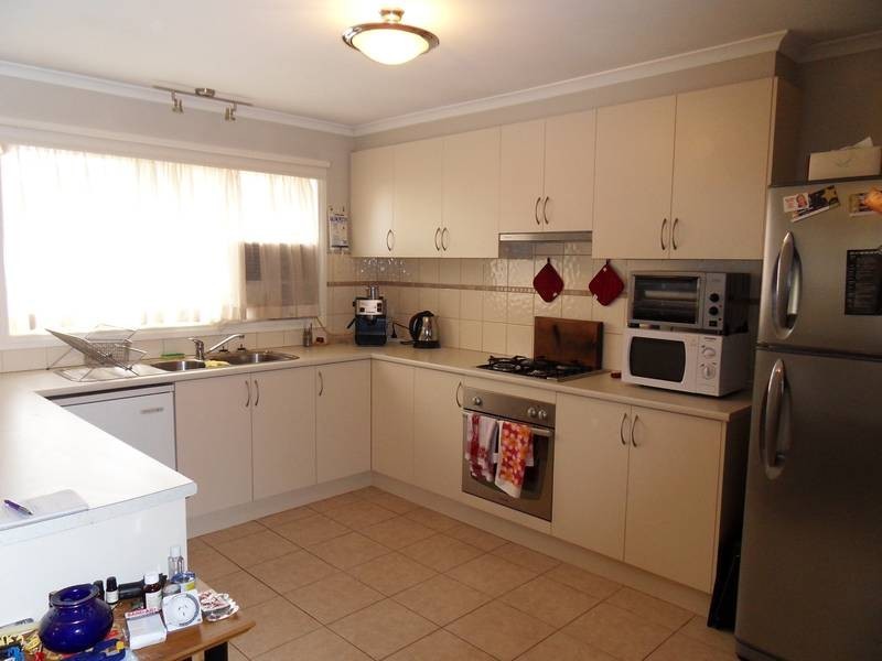 2/10 Dillon Court, Altona Meadows VIC 3028