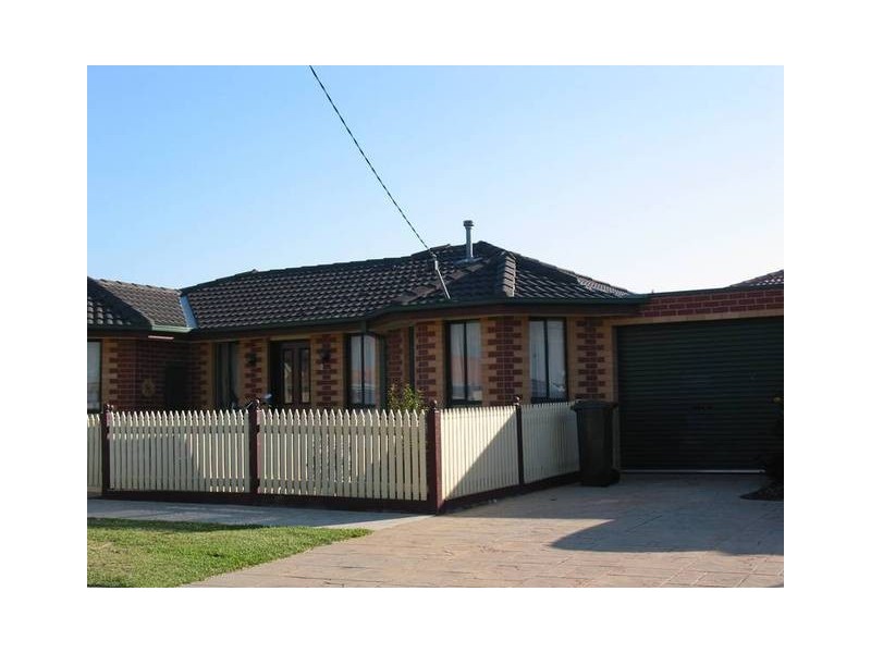 2/13 Roser Drive, Altona Meadows VIC 3028