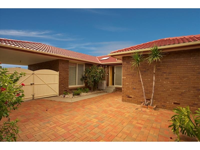 16 Scherman Drive, Altona Meadows VIC 3028