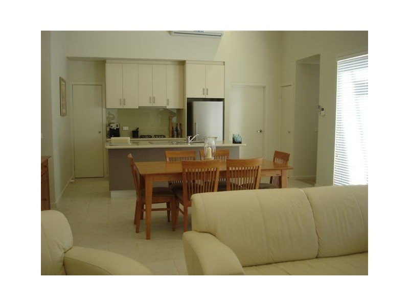 1/5 Hancock Street, Altona VIC 3018