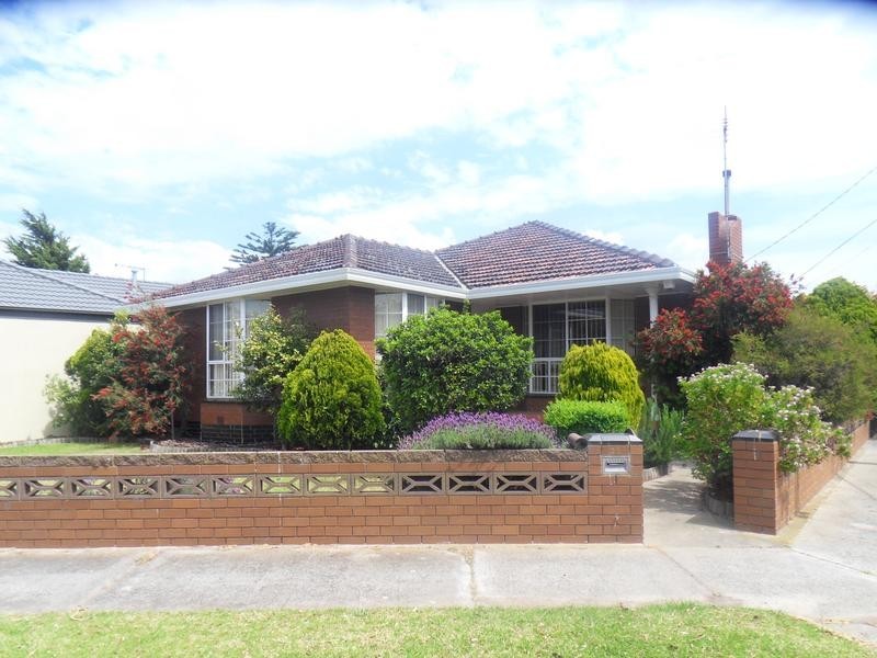 23 Dove Avenue, Altona VIC 3018