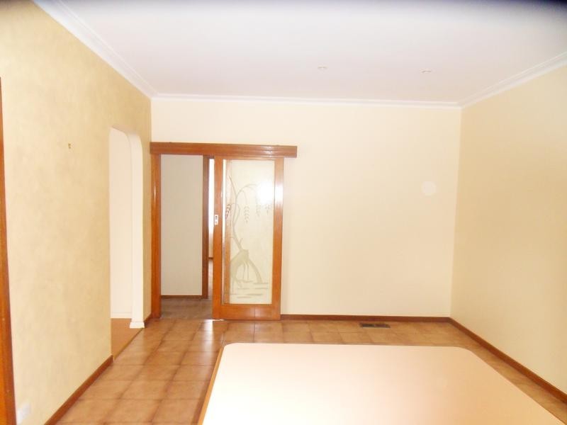 23 Dove Avenue, Altona VIC 3018