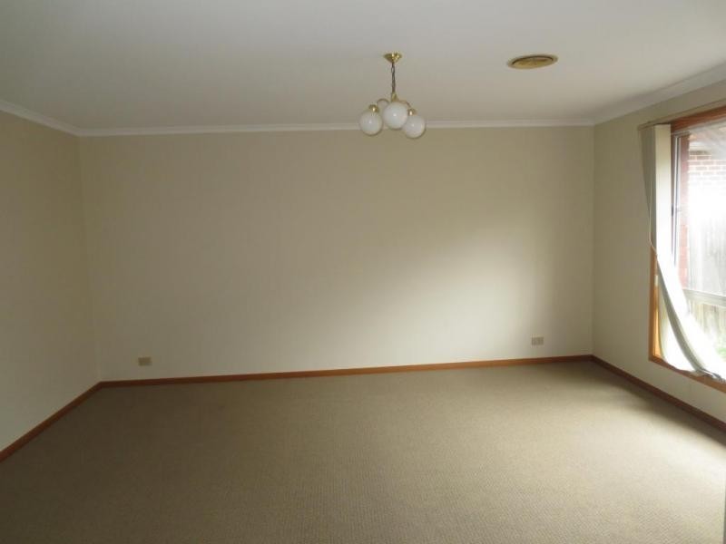 2/179 Civic Parade, Altona VIC 3018