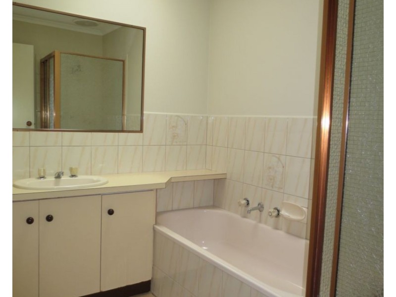 1/12 Delahunty Court, Altona Meadows VIC 3028