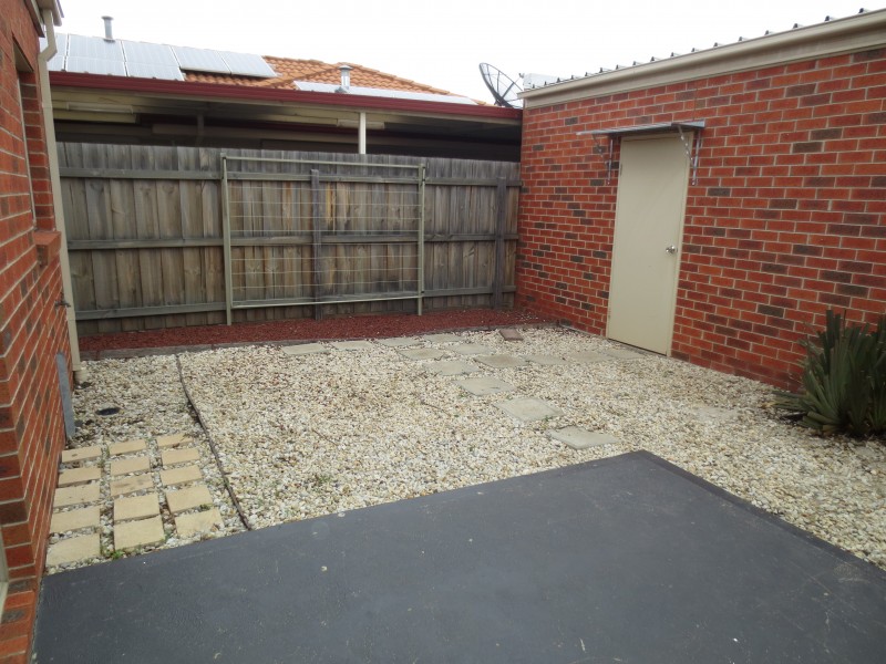 1/52 Myers Parade, Altona Meadows VIC 3028