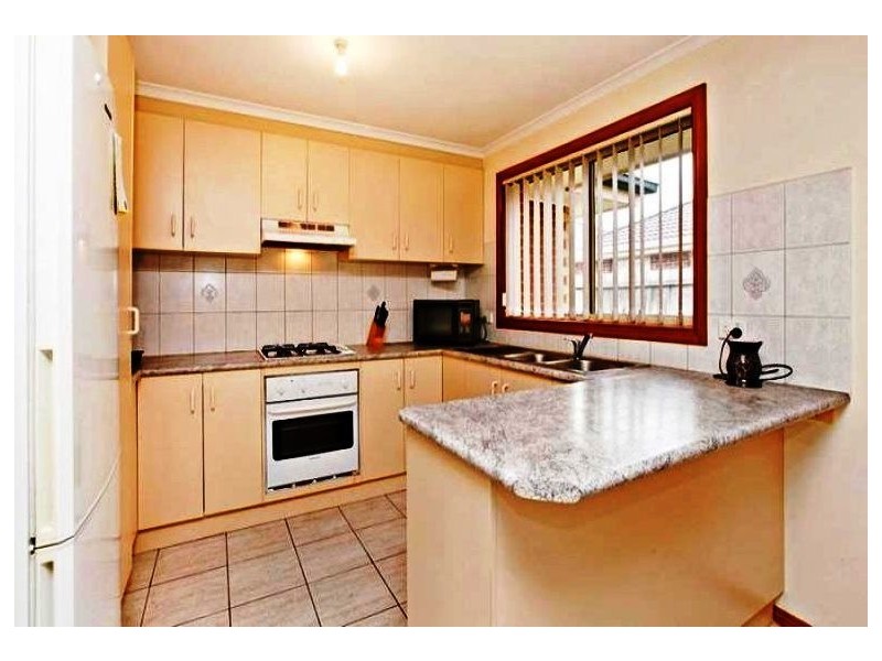 2/11 Devenport Court, Altona Meadows VIC 3028