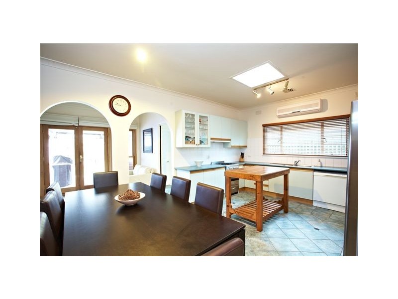 42 Linnet Street, Altona VIC 3018