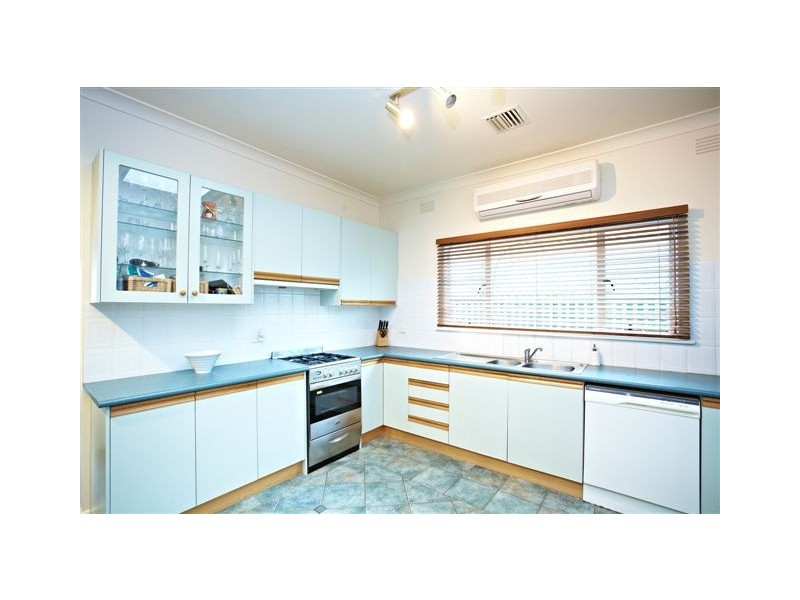 42 Linnet Street, Altona VIC 3018