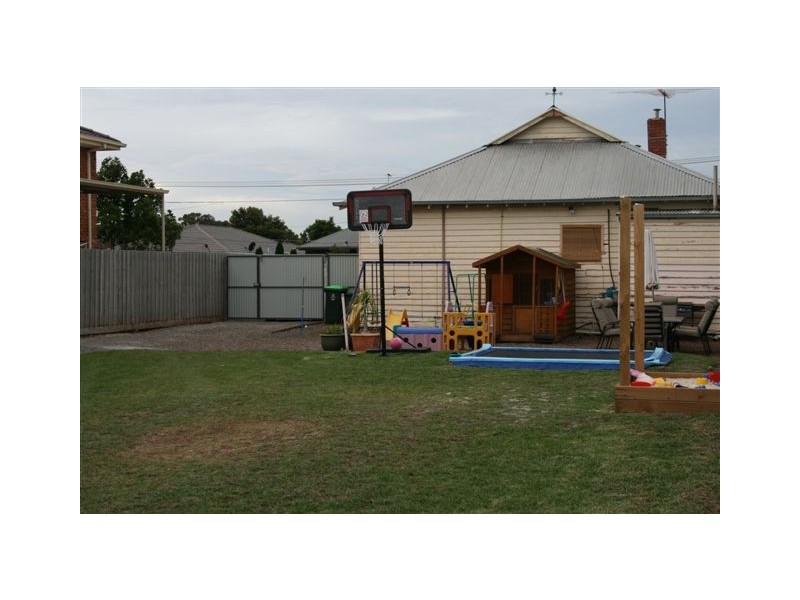 35 Seves Street, Altona VIC 3018