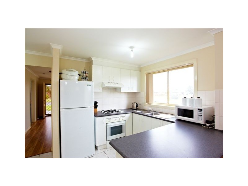 24 Lan Avenue, Altona Meadows VIC 3028