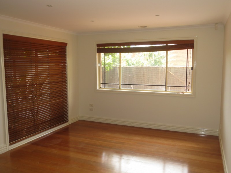 16 Bell Avenue, Altona VIC 3018