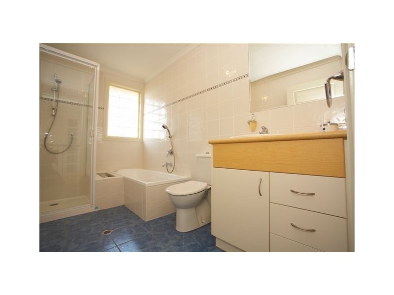 16 Bell Avenue, Altona VIC 3018