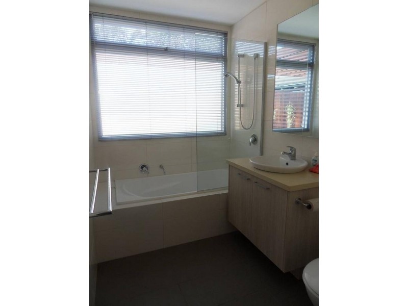 4/239 Esplanade, Altona VIC 3018