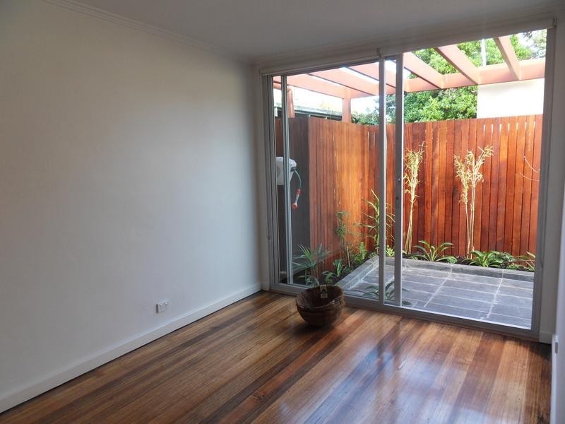 4/239 Esplanade, Altona VIC 3018