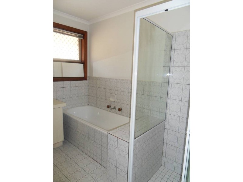 4 Carling Court, Altona Meadows VIC 3028