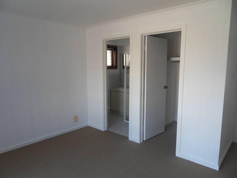 4 Carling Court, Altona Meadows VIC 3028