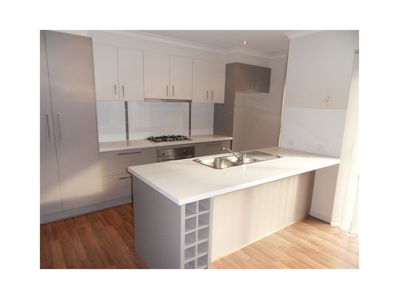 1/43 Rosala Avenue, Altona North VIC 3025