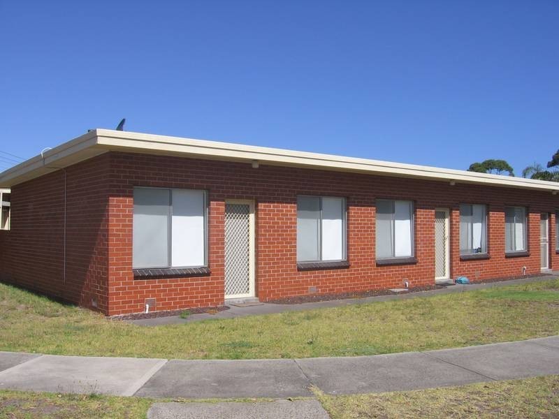 2/18 Emu Avenue, Altona VIC 3018