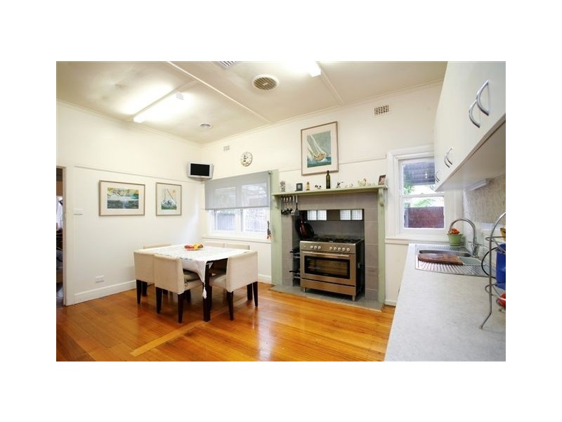 24 Queen Street, Seaholme VIC 3018