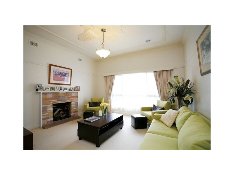 24 Queen Street, Seaholme VIC 3018