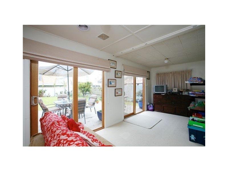 24 Queen Street, Seaholme VIC 3018