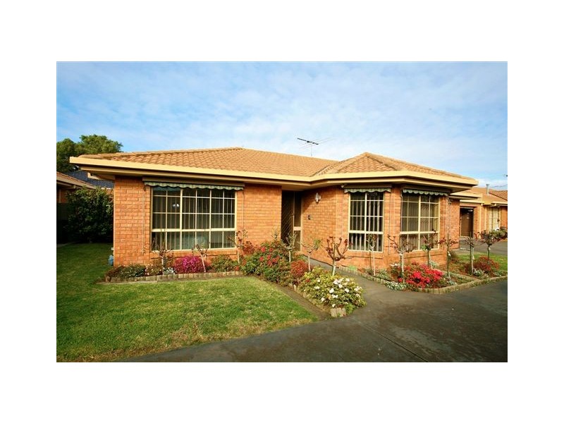 2/22 Greive Parade, Altona VIC 3018