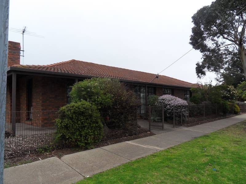 1 Roach Drive, Altona Meadows VIC 3028