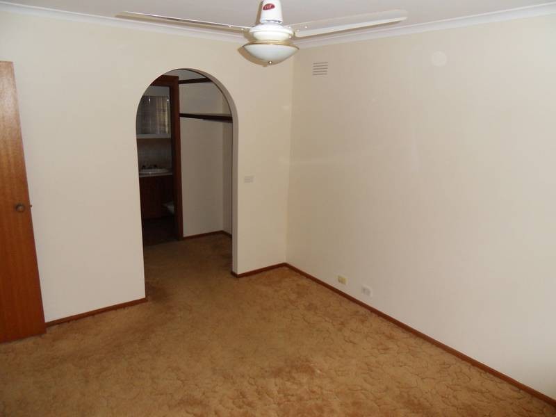 1 Roach Drive, Altona Meadows VIC 3028