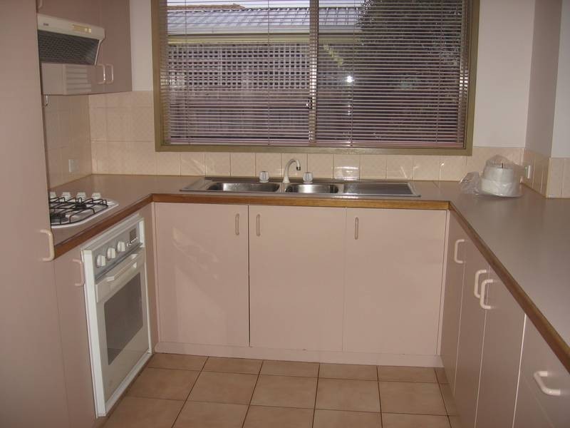 16 Valente Street, Altona Meadows VIC 3028