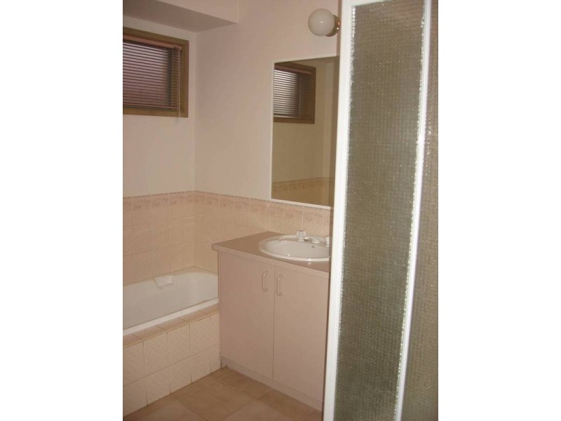 16 Valente Street, Altona Meadows VIC 3028