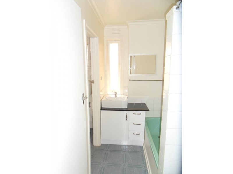 1/88 Kernot Street, South Kingsville VIC 3015