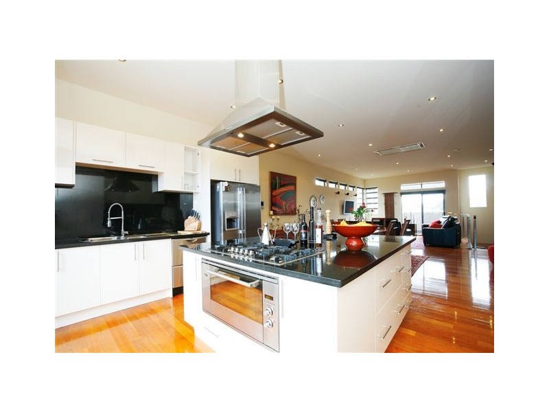 14A Myrtle Grove, Altona VIC 3018