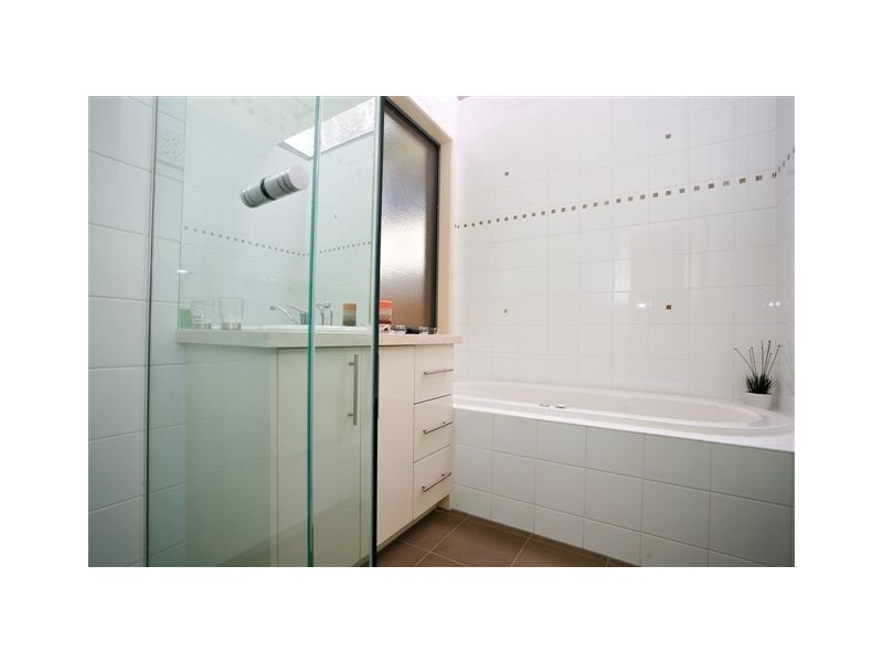 14A Myrtle Grove, Altona VIC 3018